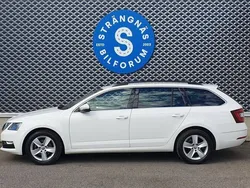 Vit Begagnad 2017 Skoda Octavia Ambition Kombi | 142 000 kr (Marknadspris)