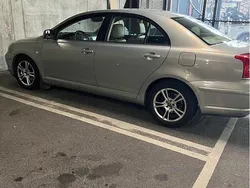 Grön Begagnad 2005 Toyota Avensis Sedan | 35 000 kr (Marknadspris)