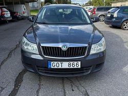 Grå Begagnad 2011 Skoda Octavia Ambiente Kombi | 50 900 kr (Superpris)