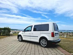 Vit Begagnad 2019 VW Caddy Minibuss | 119 000 kr (Marknadspris)