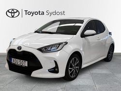 Vit Begagnad 2022 Toyota Yaris Hybrid Active Halvkombi | 209 000 kr (Lite dyr)