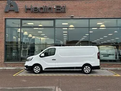 Vit Begagnad 2023 Renault Trafic Van | 384 575 kr (Marknadspris)