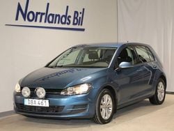 Blå (pacific blue metallic) Begagnad 2016 VW Golf VII Halvkombi | 119 900 kr (Marknadspris)