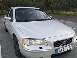 Grå Begagnad 2006 Volvo S60 Dynamic Sedan | 24 900 kr (Superpris)
