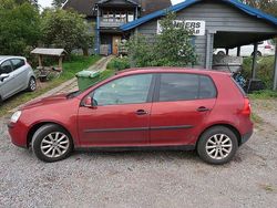 Röd Begagnad 2003 VW Golf IV Trendline Halvkombi | 24 500 kr (Marknadspris)