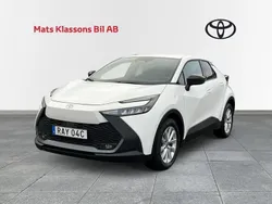 Vit Begagnad 2023 Toyota C-HR Style SUV | 389 000 kr (Marknadspris)