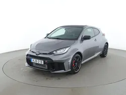 Silver Begagnad 2025 Toyota Yaris Halvkombi | 570 000 kr (Marknadspris)