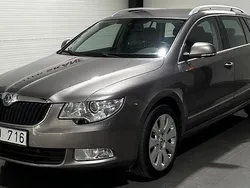 Ljusbrun (brun) Begagnad 2010 Skoda Superb Elegance Kombi | 74 900 kr (Marknadspris)