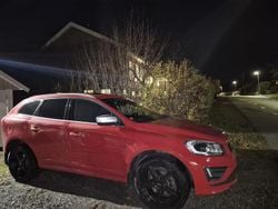 Röd Begagnad 2014 Volvo XC60 R-Design SUV | 150 000 kr (Marknadspris)