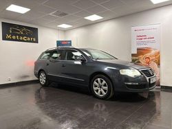 Ljusgrå (grå) Begagnad 2010 VW Passat Sportline Kombi | 34 900 kr (Marknadspris)