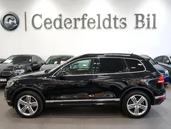 Svart Begagnad 2017 VW Touareg SUV | 229 900 kr (Marknadspris)