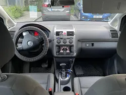 Blå Begagnad 2010 VW Touran Minibuss | 68 000 kr (Bra pris)