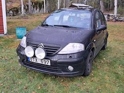 Svart Begagnad 2004 Citroën C3 Halvkombi | 10 000 kr (Superpris)
