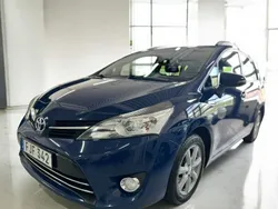Mörkblå (blå) Begagnad 2014 Toyota Verso Edition Minibuss | 89 900 kr (Marknadspris)