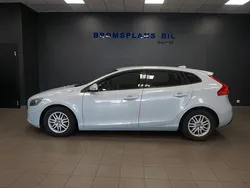 Ljusblå (blå) Begagnad 2013 Volvo V40 Kinetic Kombi | 49 500 kr (Dyr)