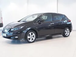 Svart Begagnad 2023 Nissan Leaf Acenta Halvkombi | 198 800 kr (Marknadspris)