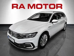Vit Begagnad 2020 VW Passat GTE Kombi | 219 900 kr (Marknadspris)