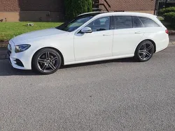Vit Begagnad 2019 Mercedes E220 AMG line Kombi | 367 000 kr (Marknadspris)