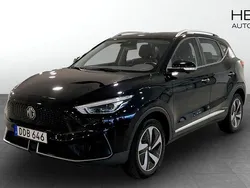 Svart (black) Begagnad 2022 MG ZS Luxury Sedan | 249 900 kr (Bra pris)