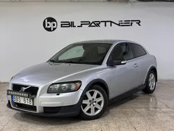Ljusgrå Begagnad 2006 Volvo C30 Halvkombi | 29 900 kr (Marknadspris)