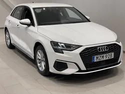 Vit (ibisvit) Begagnad 2023 Audi A3 Sportback Proline Halvkombi | 269 000 kr (Marknadspris)