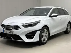 Vit Begagnad 2022 Kia Ceed | 210 000 kr