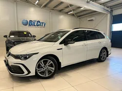 Vit Begagnad 2023 VW Golf VIII R-line Kombi | 339 900 kr (Lite dyr)