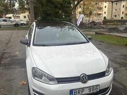 Vit Begagnad 2013 VW Golf VII Halvkombi | 84 000 kr (Marknadspris)