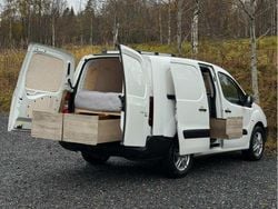 Vit Begagnad 2017 Peugeot Partner Van | 74 000 kr (Dyr)