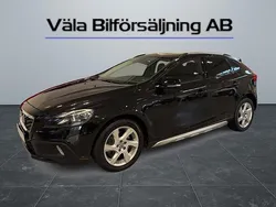 Svart Begagnad 2014 Volvo V40 CC Summum Kombi | 179 900 kr (Lite dyr)