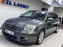 Grå Begagnad 2004 Toyota Avensis Kombi | 27 900 kr (Marknadspris)