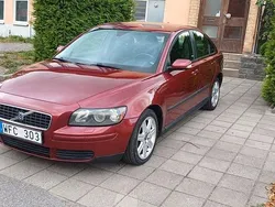 Röd Begagnad 2005 Volvo S40 Sedan | 35 900 kr (Marknadspris)