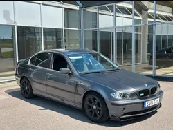 Grå Begagnad 2002 BMW 320 Sedan | 22 500 kr (Marknadspris)
