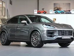 Grå Ny 2025 Porsche Cayenne S E-Hybrid SUV | 1 496 400 kr (Lite dyr)