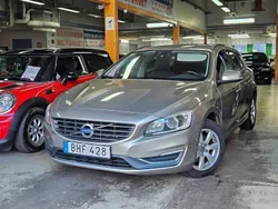 Ljusbrun (brun) Begagnad 2014 Volvo V60 Momentum Kombi | 139 999 kr (Marknadspris)