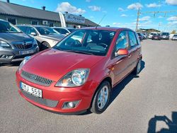 Röd Begagnad 2006 Ford Fiesta Halvkombi | 34 900 kr (Marknadspris)