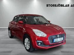 Röd Begagnad 2017 Suzuki Swift Halvkombi | 139 000 kr (Marknadspris)