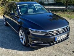 Svart Begagnad 2017 VW Passat R-line Kombi | 159 000 kr (Bra pris)