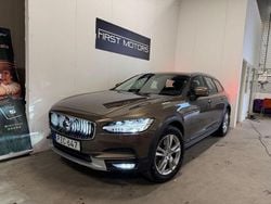 Brun Begagnad 2017 Volvo V90 CC Momentum Kombi | 259 900 kr (Marknadspris)