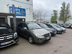 Grå Begagnad 2010 Kia Carens Minibuss | 34 900 kr (Marknadspris)