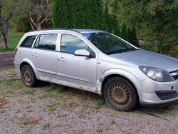 Grå Begagnad 2006 Opel Astra Kombi | 3 000 kr