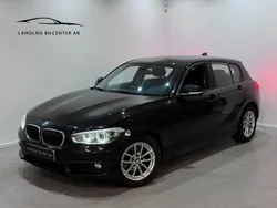 Svart Begagnad 2016 BMW 118 Advantage Halvkombi | 94 900 kr (Marknadspris)