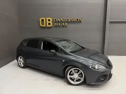 Mörkgrå (grå) Begagnad 2007 Seat Leon FR Halvkombi | 49 800 kr (Marknadspris)