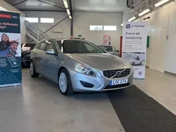 Silver Begagnad 2011 Volvo V60 Summum Kombi | 104 900 kr (Marknadspris)