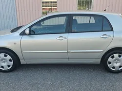 Silver Begagnad 2005 Toyota Corolla Halvkombi | 39 900 kr (Marknadspris)