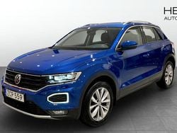 Blå Begagnad 2018 VW T-Roc SUV | 169 000 kr (Marknadspris)