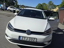 Vit Begagnad 2020 VW Golf VII Kombi | 159 999 kr (Marknadspris)