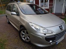 Grå Begagnad 2007 Peugeot 307 Kombi | 12 000 kr (Superpris)