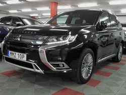 Svart Begagnad 2019 Mitsubishi Outlander P-HEV SUV | 234 500 kr (Marknadspris)