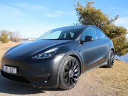 Svart Begagnad 2022 Tesla Model Y Performance SUV | 399 000 kr (Bra pris)